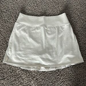 Vuori Halo Performance Skirt - New, size medium